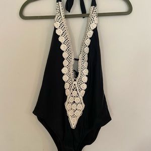 Kona Sol One Piece Black and Swimsuit w / Crochet Detail Size M